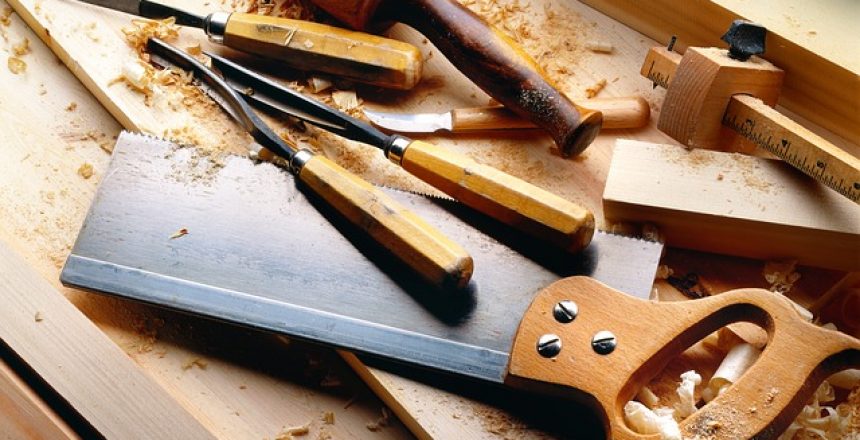 carpenter business name ideas featured image of wood working tools